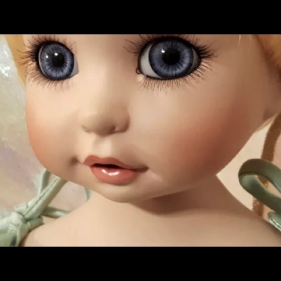 SIGNED NUMBERED BEAUTIFUL TINKER BELL PORCELAIN MARIE OSMOND DOLL  #1760 COA - Picture 7 of 13